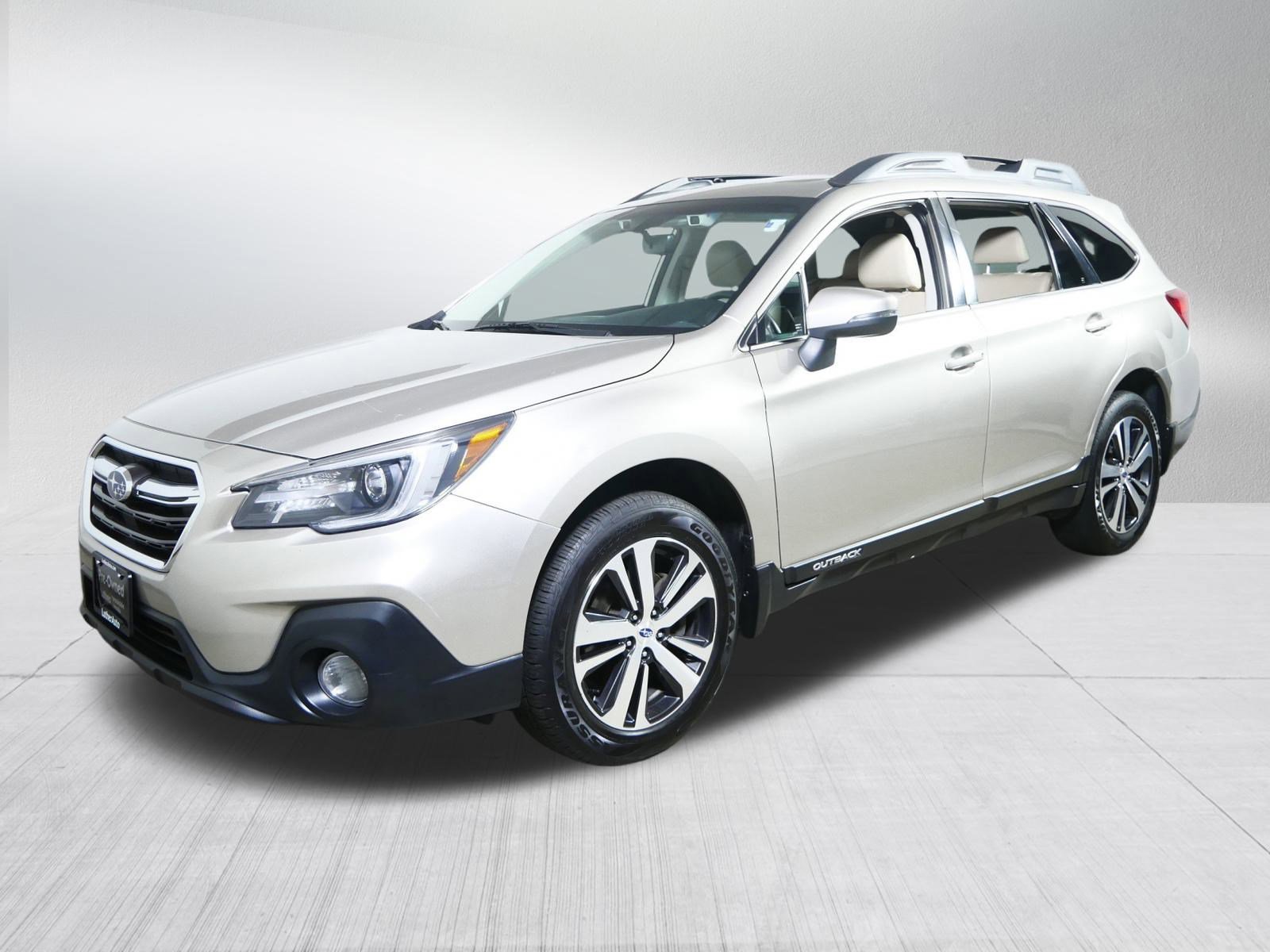 2018 Subaru Outback Limited photo 3
