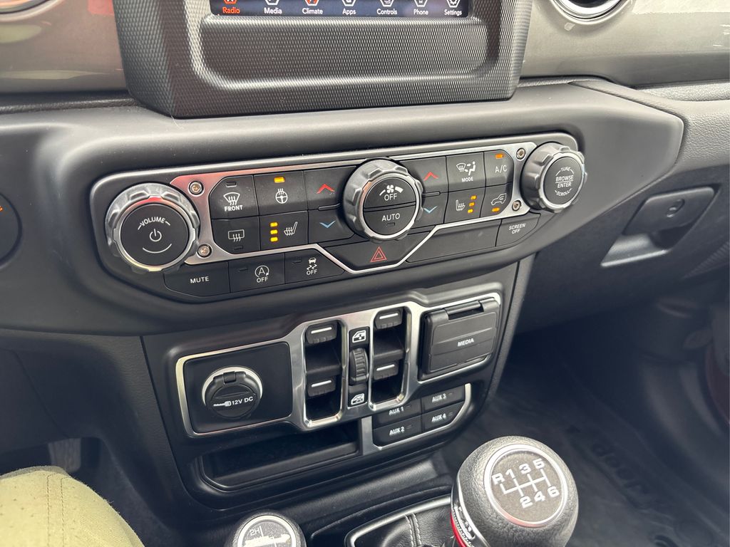 2021 Jeep Wrangler Unlimited Sahara photo 25