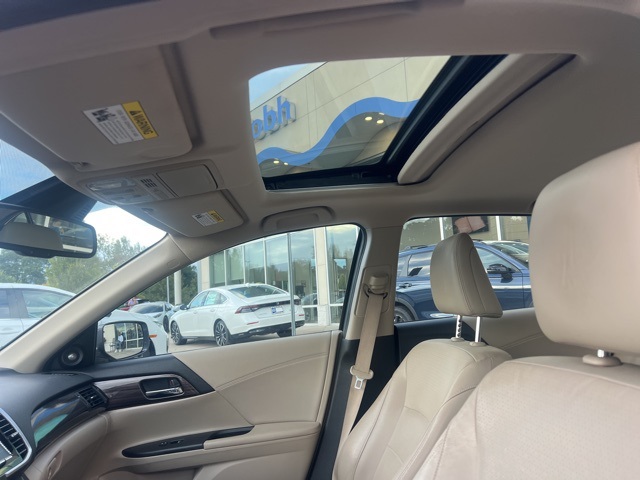 2017 Honda Accord Hybrid EX-L photo 14