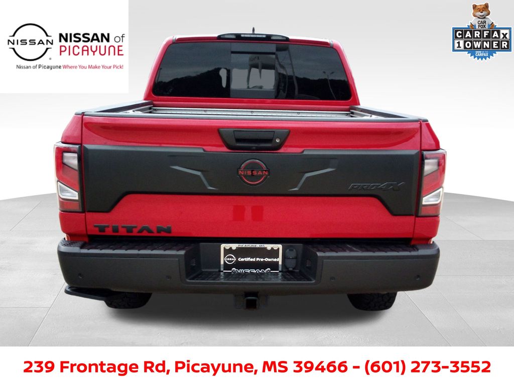 2024 Nissan Titan PRO-4X photo 4