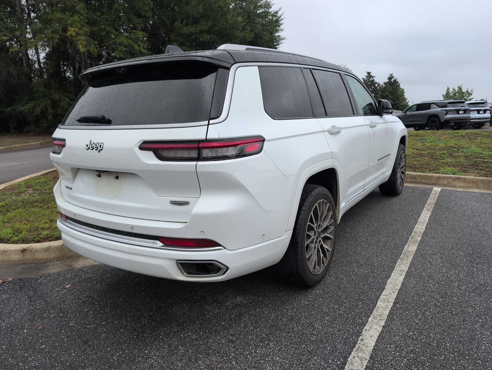 2023 Jeep Grand Cherokee L Summit Reserve photo 4