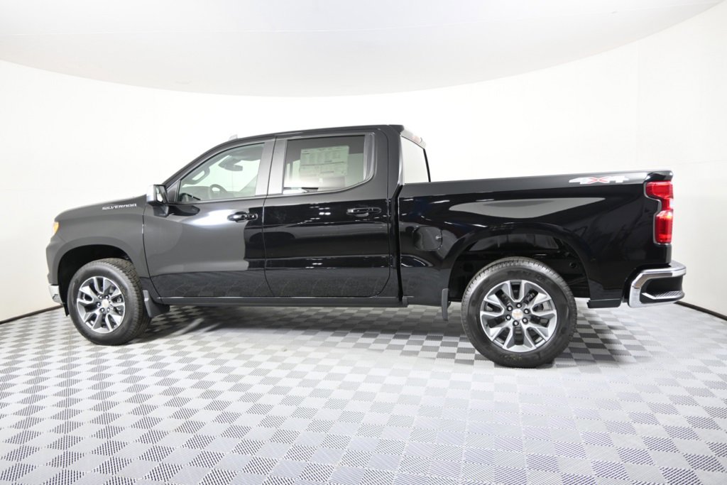 2025 Chevrolet Silverado 1500 LT photo 3