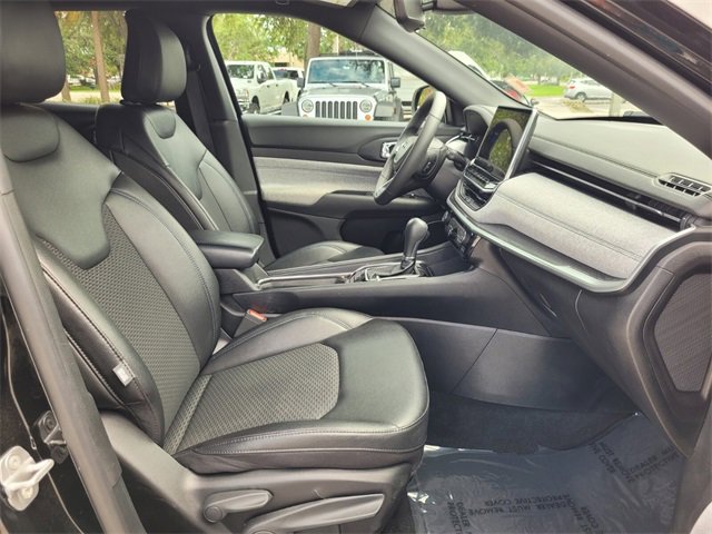 2024 Jeep Compass Latitude photo 19