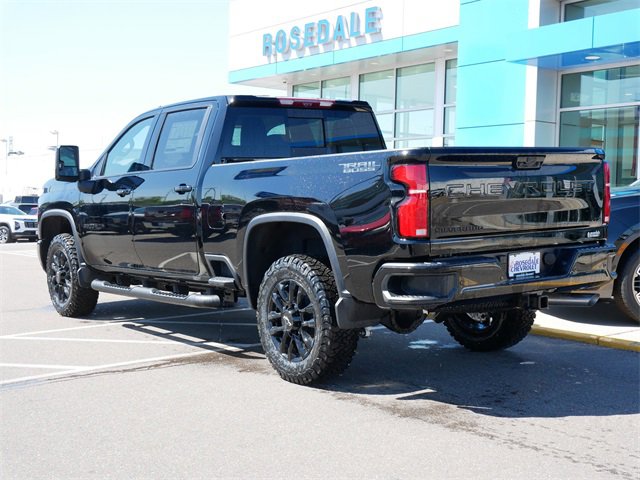2025 Chevrolet Silverado 3500HD LTZ photo 3