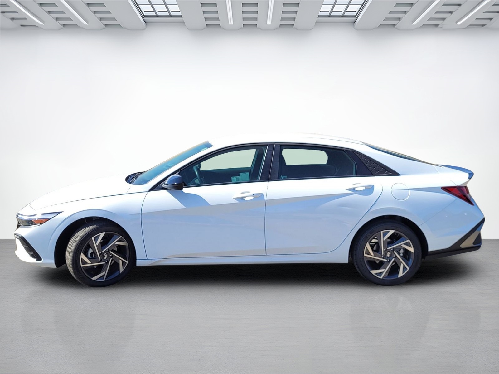2025 Hyundai Elantra SEL Sport photo 7