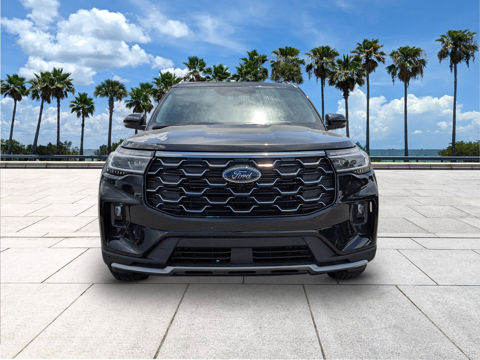 2025 Ford Explorer Platinum photo 3