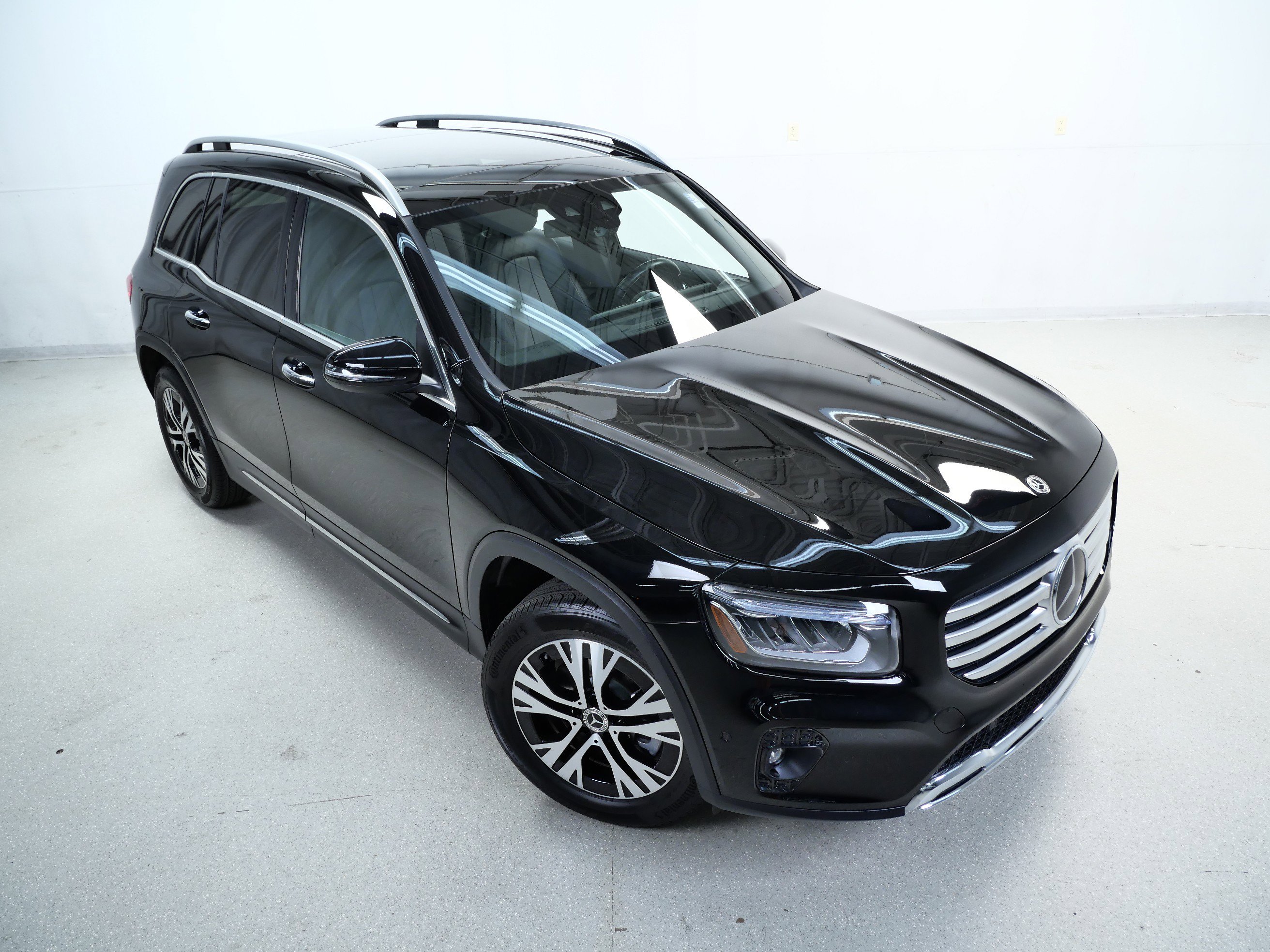 2024 Mercedes Benz GLB 4MATIC 250 photo 3