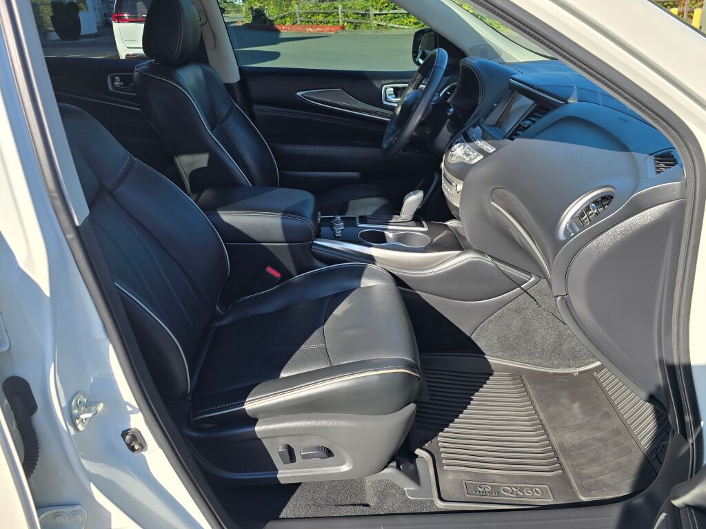 2020 Infiniti QX60 Luxe photo 8