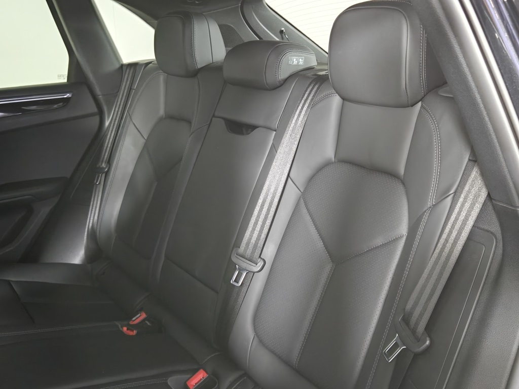 2021 Porsche Macan S photo 14