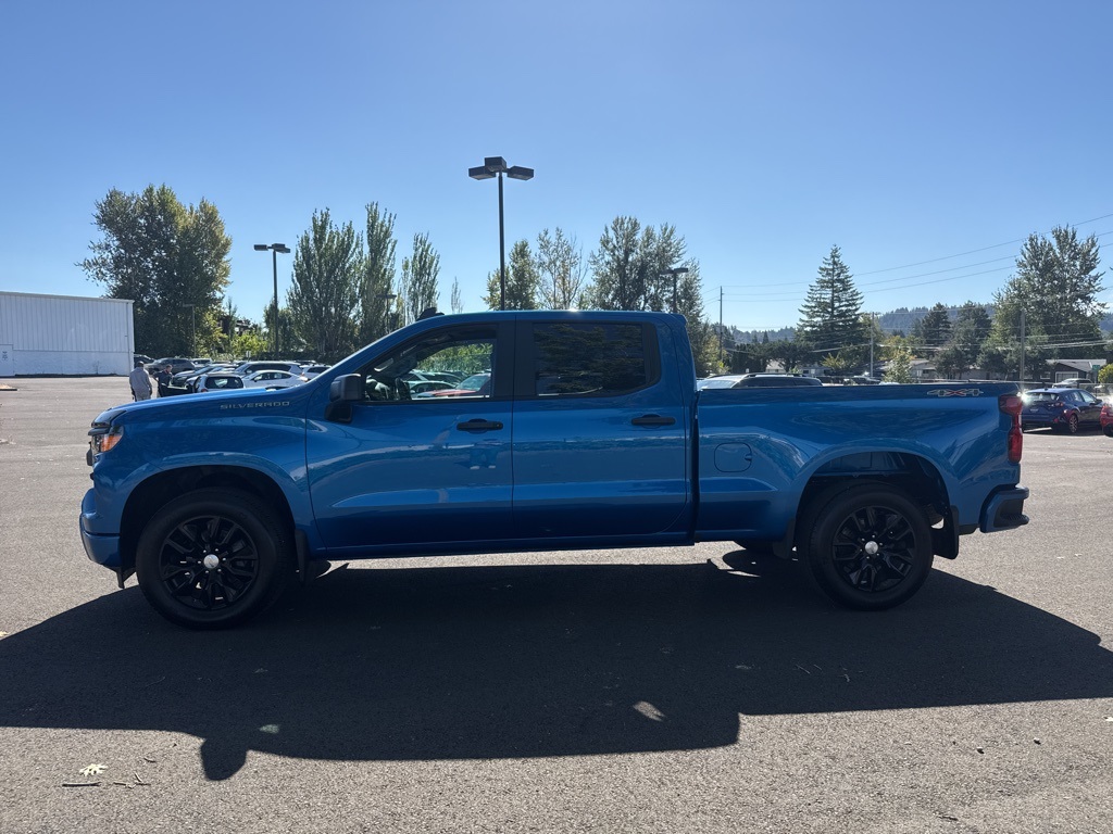 2023 Chevrolet Silverado 1500 Custom photo 4