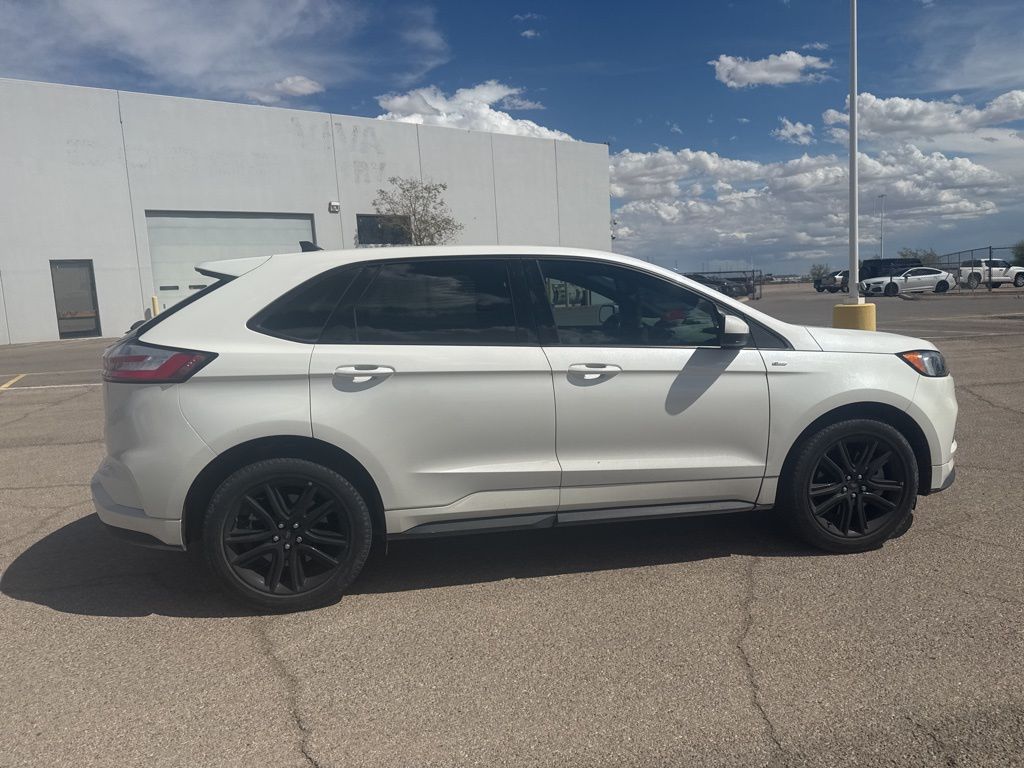 2023 Ford Edge ST photo 6