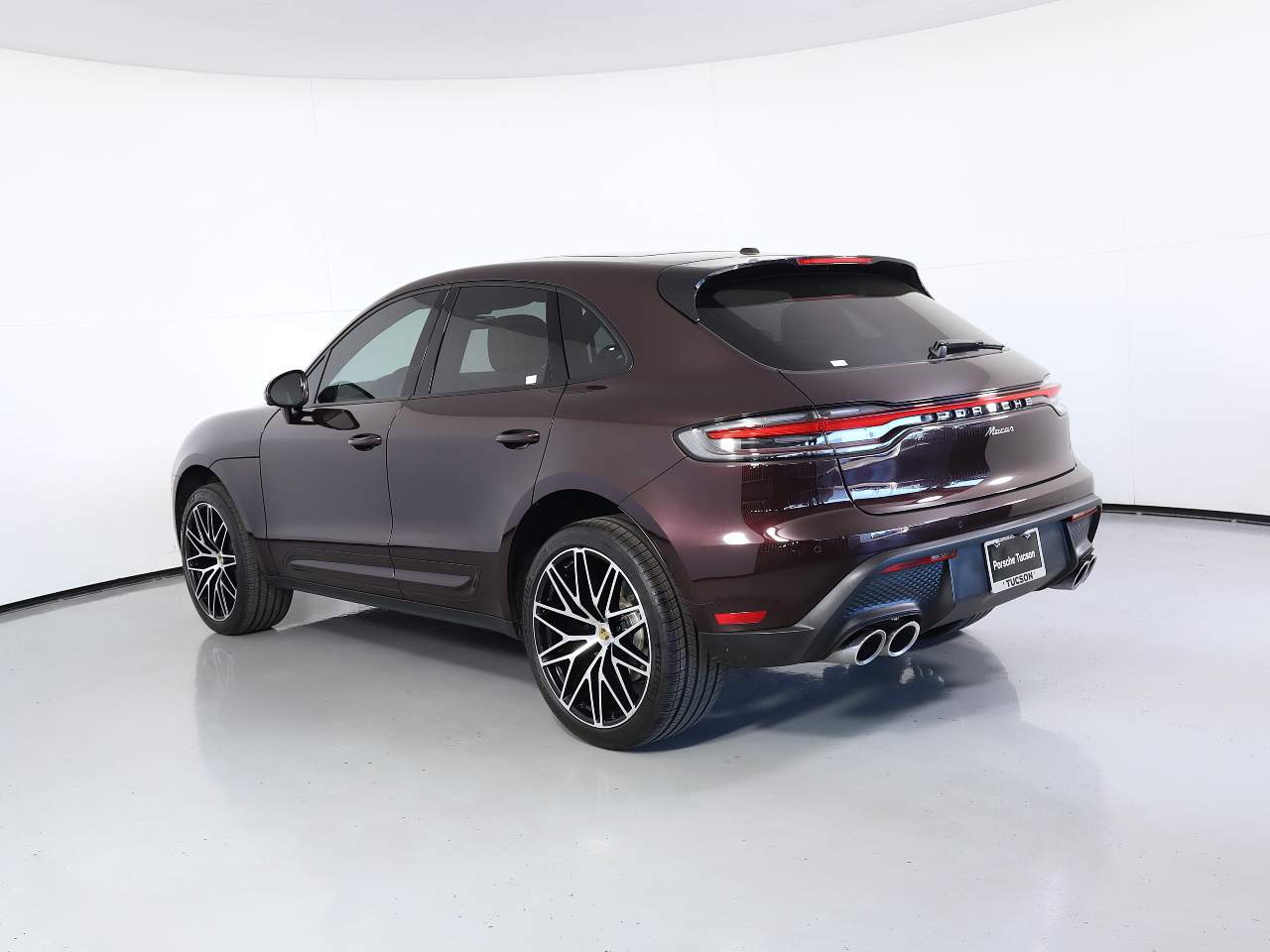 2024 Porsche Macan T photo 3