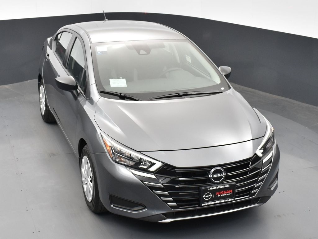 2025 Nissan Versa 1.6 S photo 39