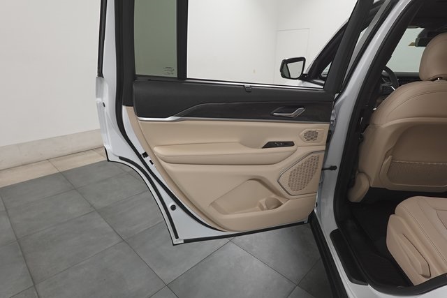 2025 Jeep Grand Cherokee Limited photo 20