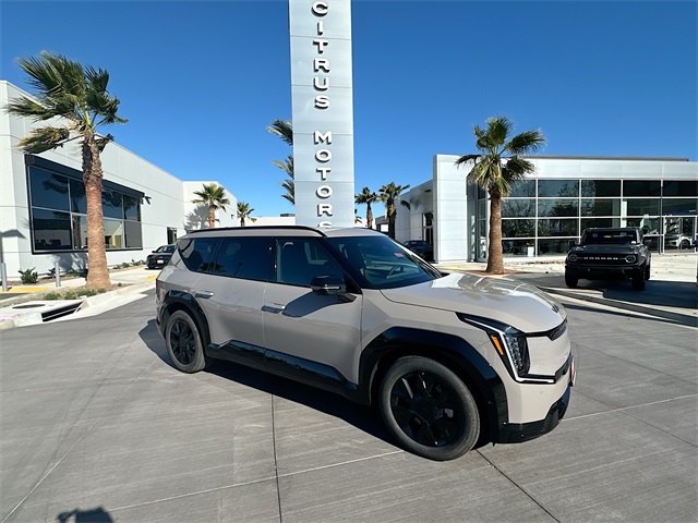 2026 Kia EV9 Land's photo