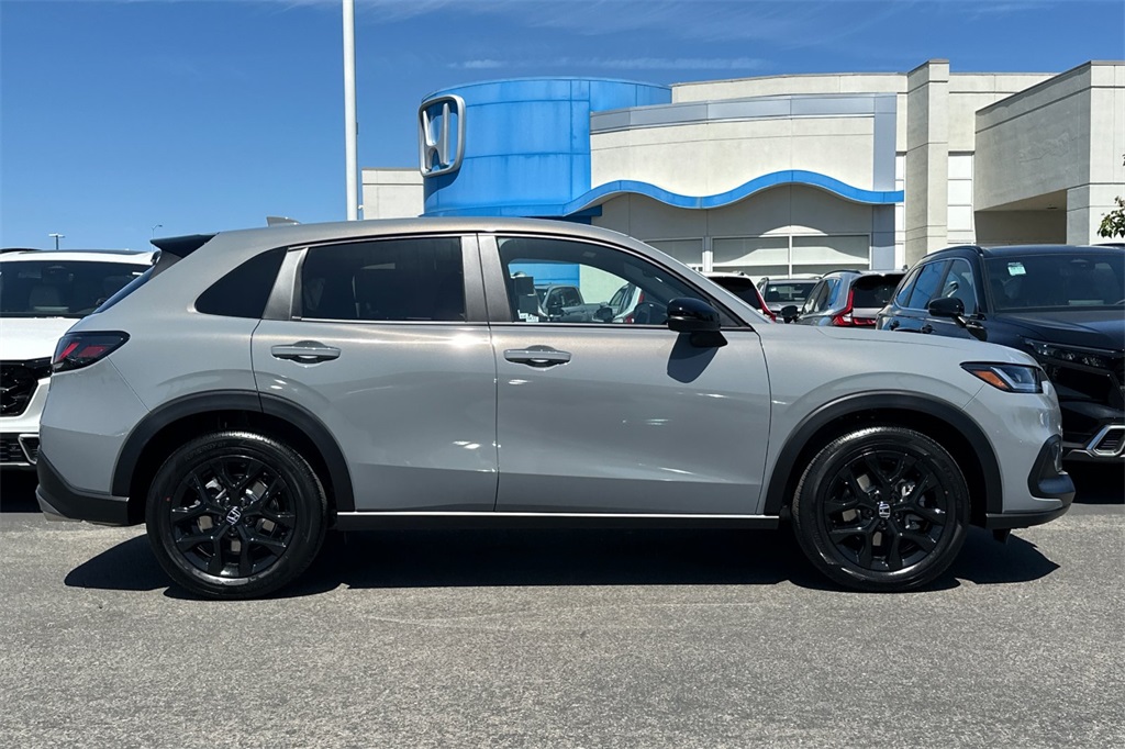 2025 Honda HR-V Sport photo 3