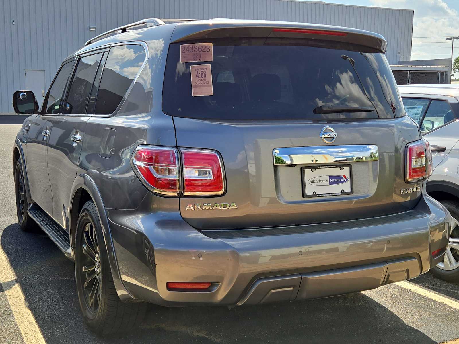 2020 Nissan Armada Platinum photo 4