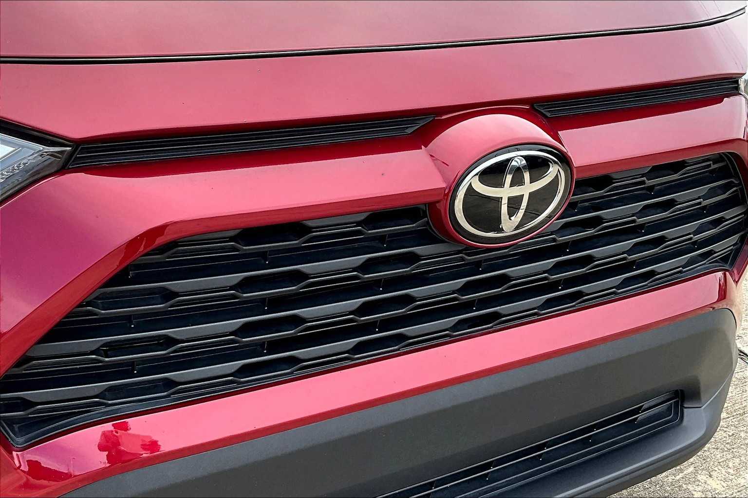 2023 Toyota RAV4 LE photo 28