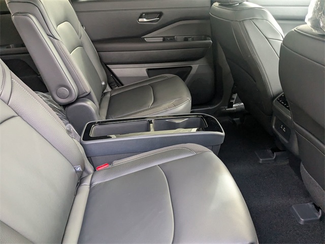2025 Nissan Pathfinder SL photo 19