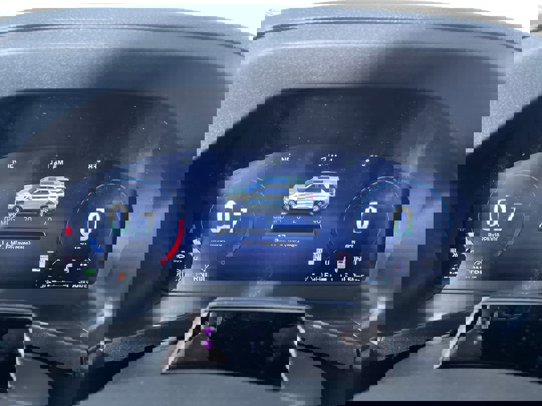 2025 Ford Explorer ST-Line photo 14