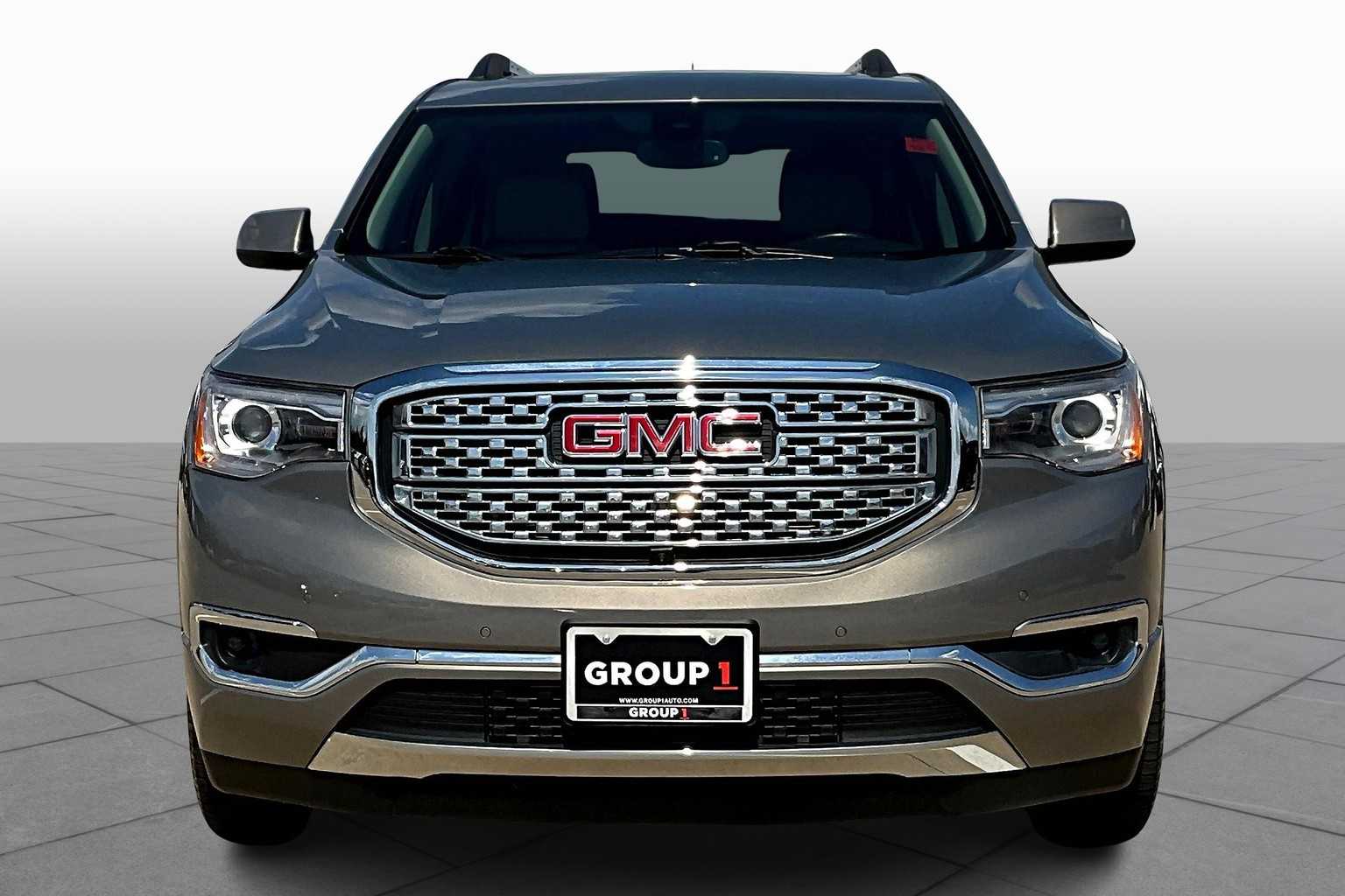 2019 Gmc Acadia Denali photo 2