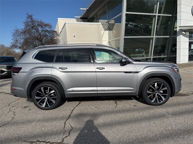 2025 Volkswagen Atlas SEL Premium R-Line photo 3