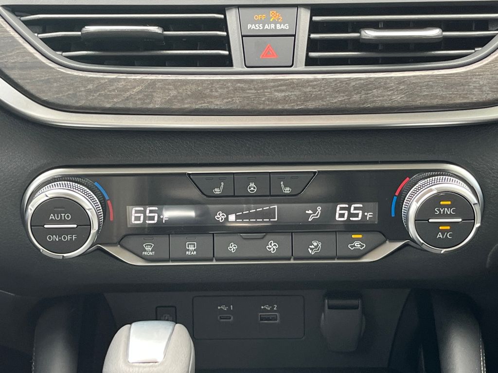 2025 Nissan Altima SL photo 29