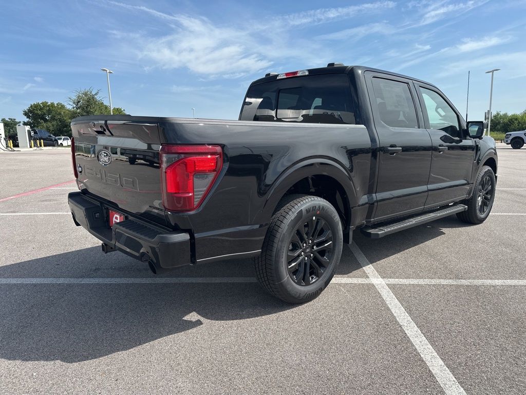 2025 Ford F-150 XLT photo 7