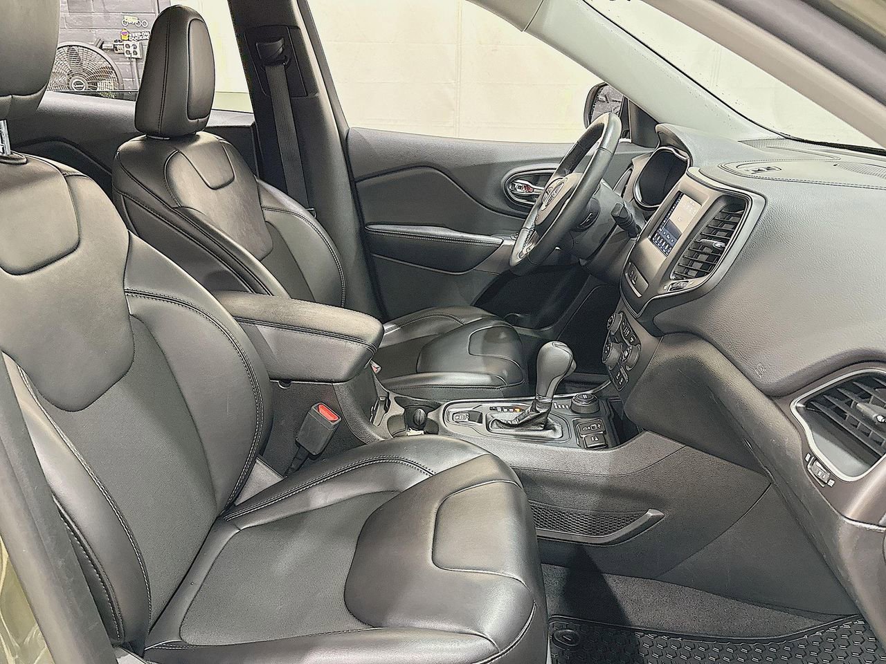2019 Jeep Cherokee Latitude photo 21