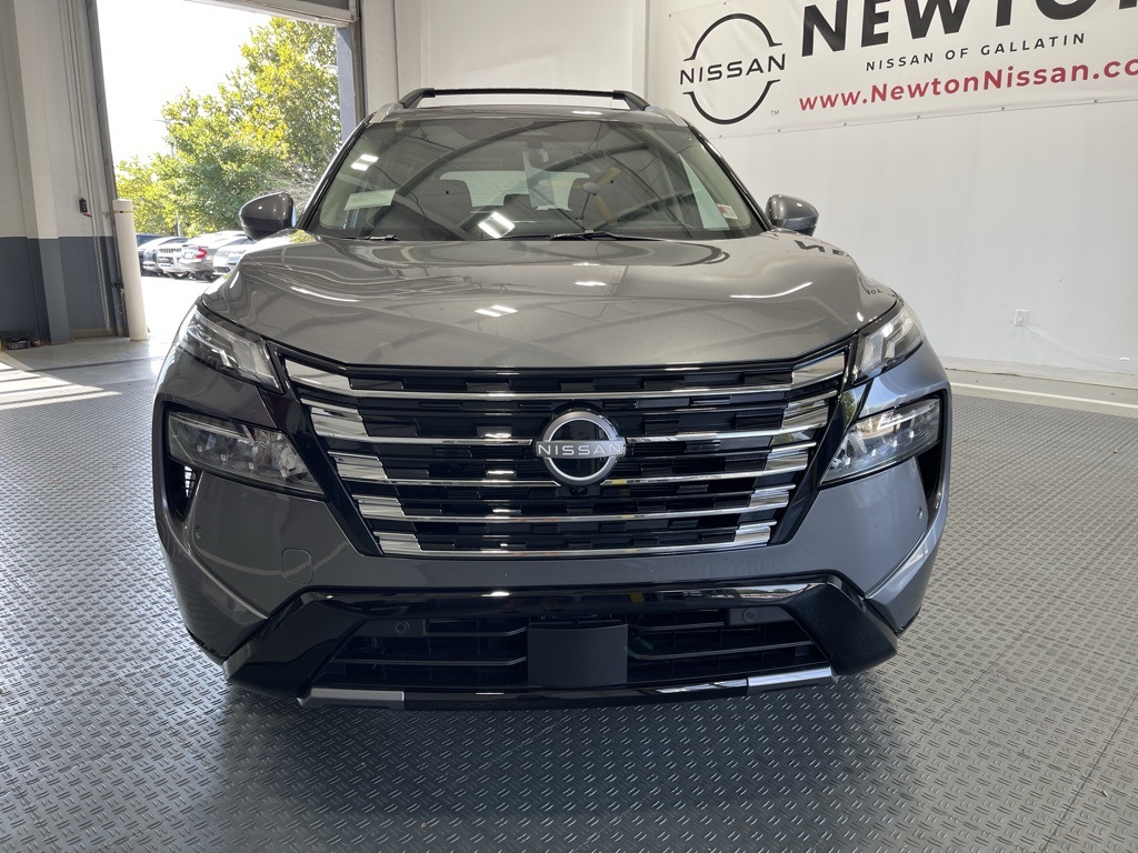 2026 Nissan Rogue Platinum photo 2