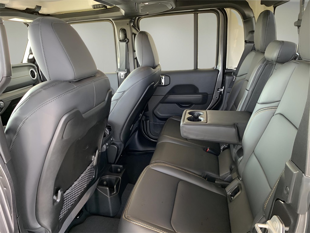 2025 Jeep Gladiator Sport photo 33