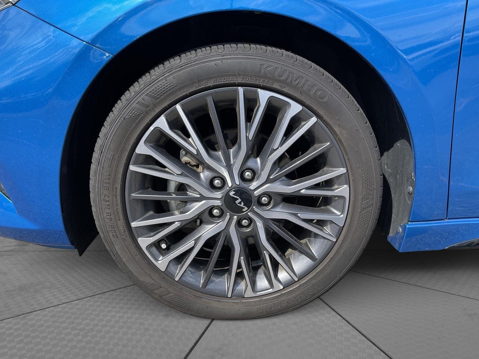 2022 Kia Forte GT-Line photo 22