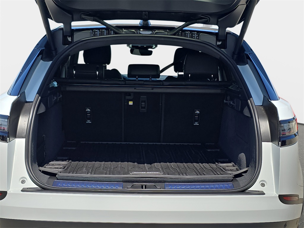 2026 Land Rover Range Rover Velar P250 S photo 8