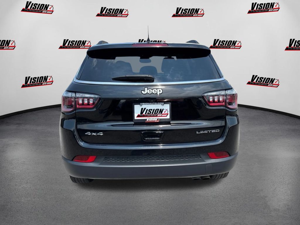 2022 Jeep Compass Limited photo 3