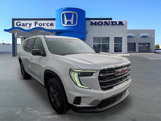 2025 GMC Acadia Elevation's photo