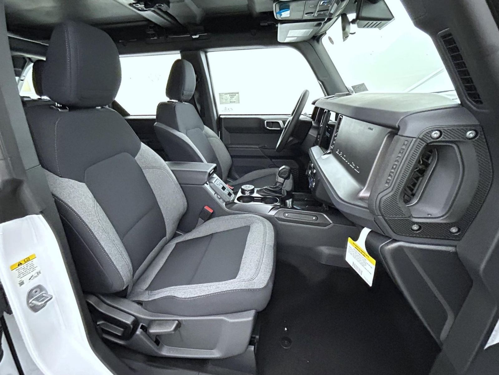 2025 Ford Bronco Base photo 15