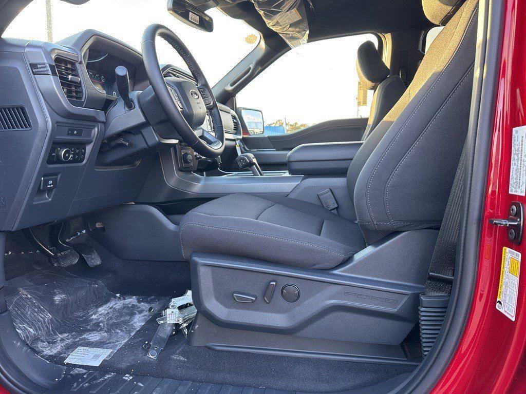 2025 Ford F-150 XLT photo 3