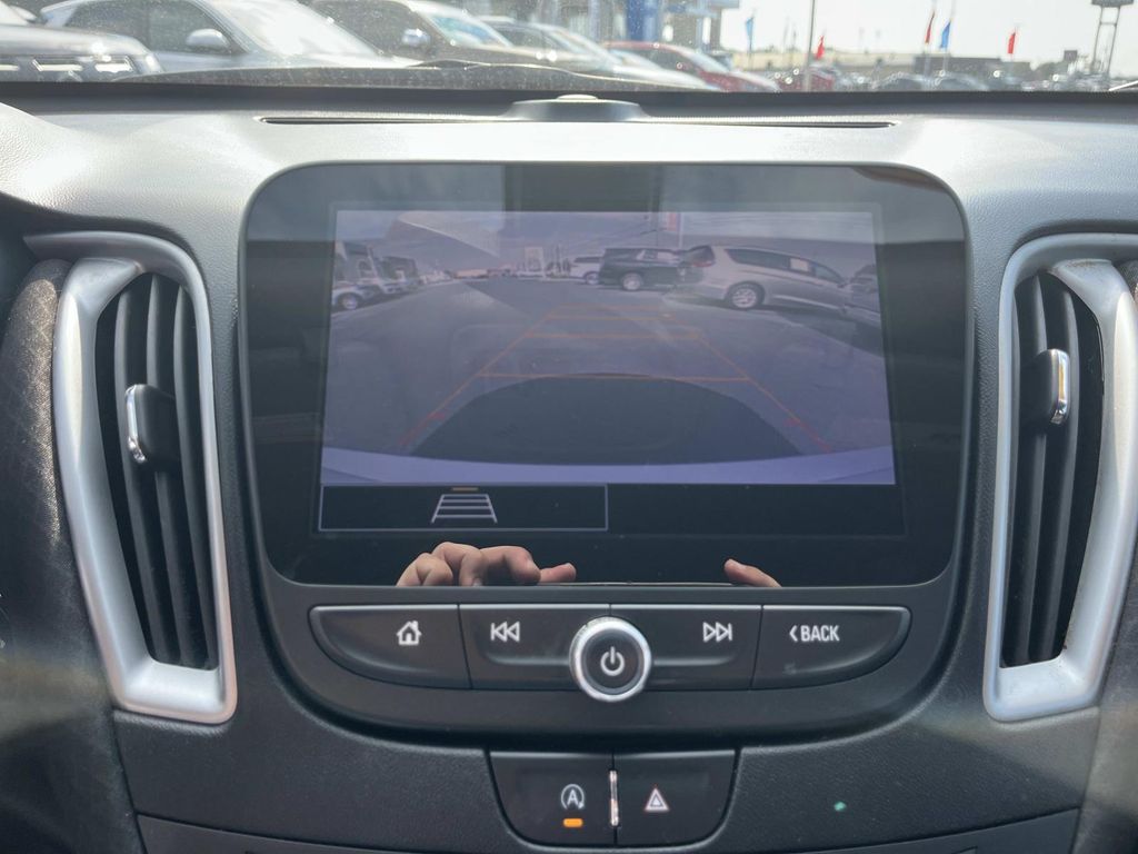 2022 Chevrolet Malibu LS photo 28