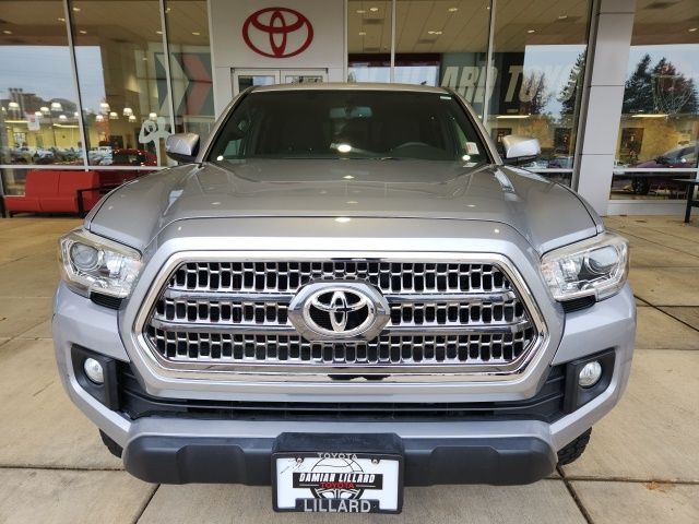 2017 Toyota Tacoma TRD Off-Road photo 4