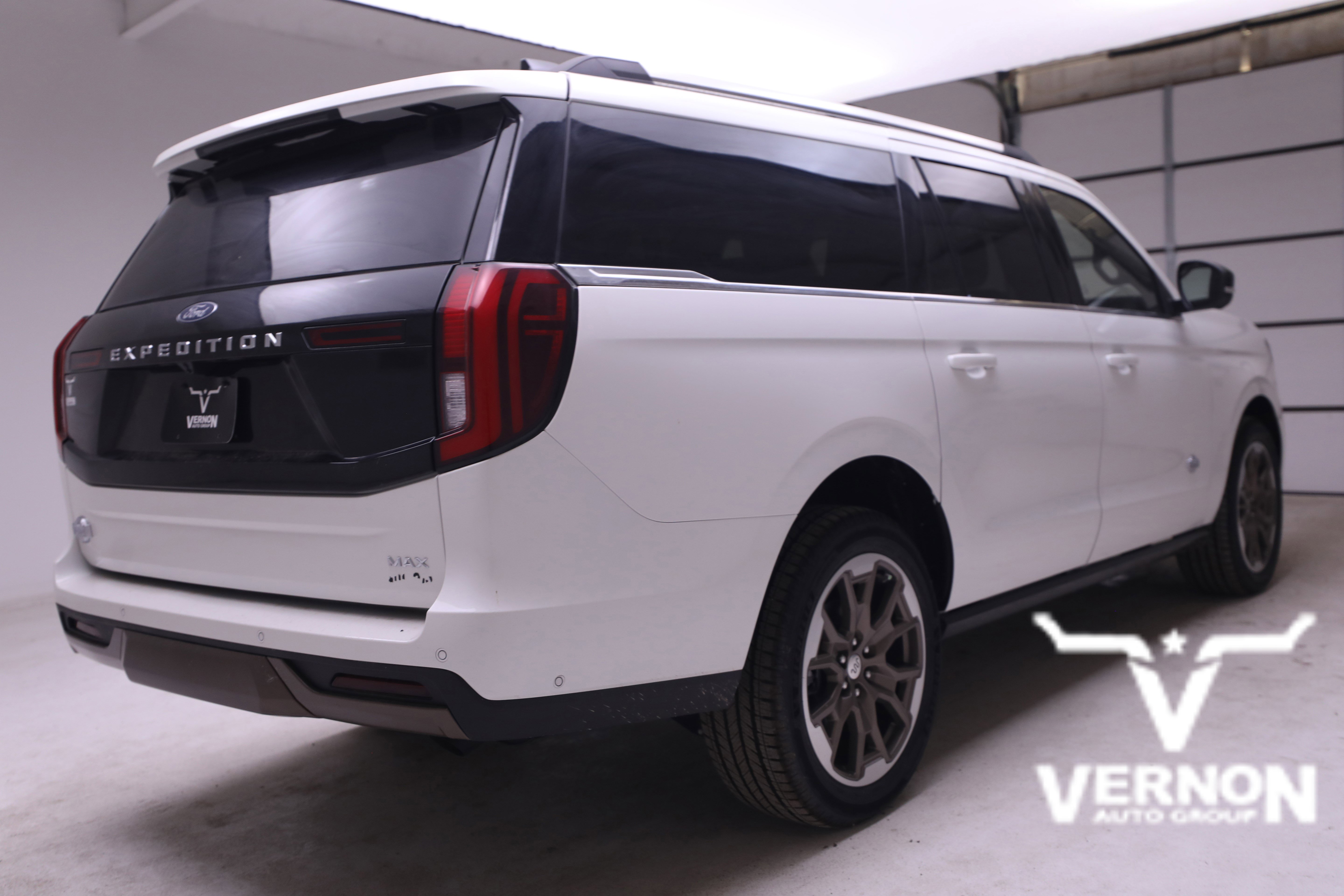 2025 Ford Expedition King Ranch MAX photo 3