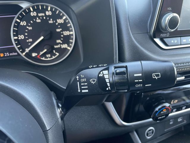 2021 Nissan Rogue SV photo 28