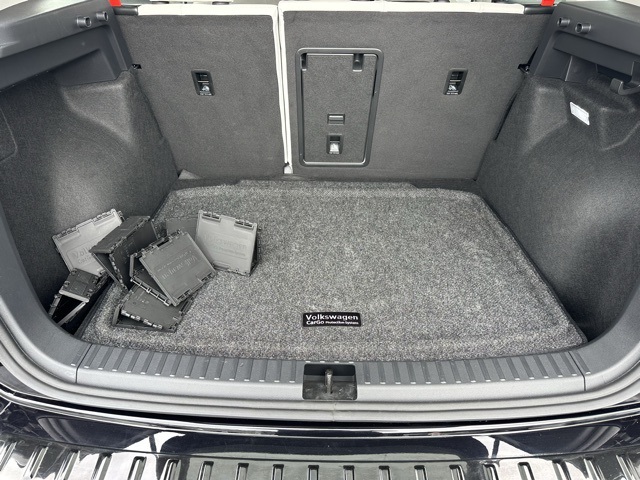 2025 Volkswagen Taos SE photo 9