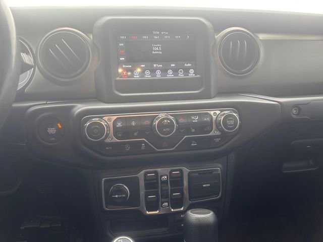 2021 Jeep Gladiator Willys photo 21