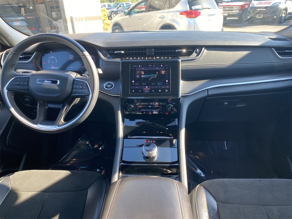 2023 Jeep Grand Cherokee Altitude photo 30