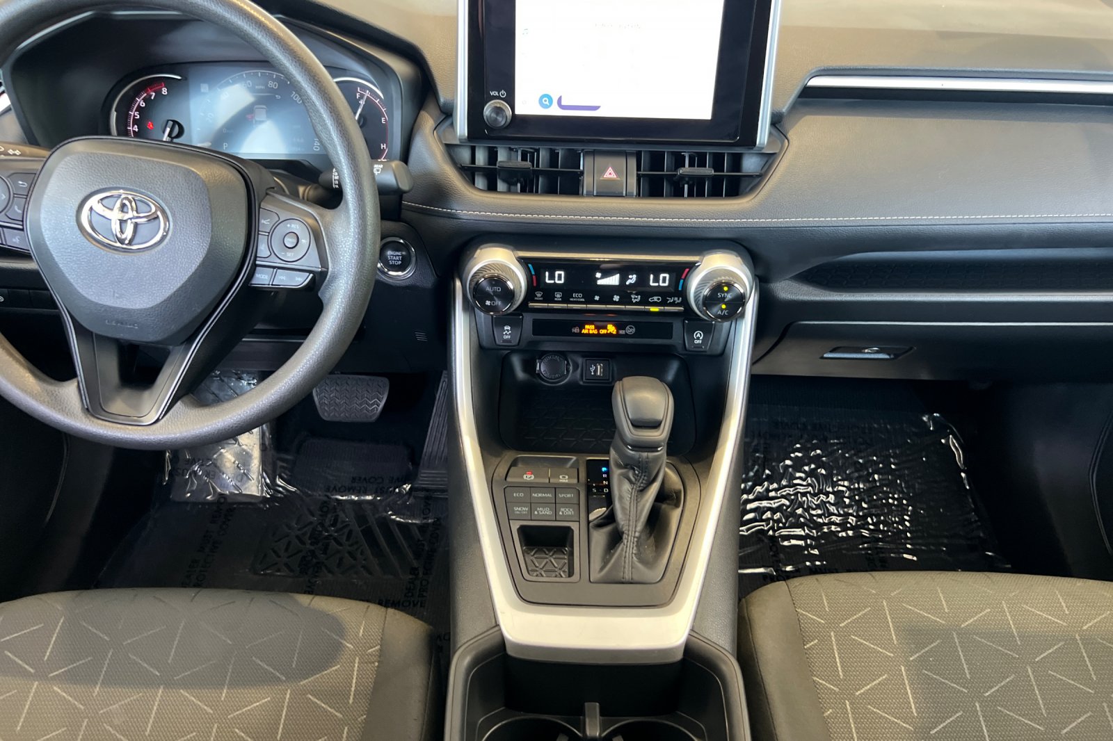 2023 Toyota RAV4 XLE photo 11