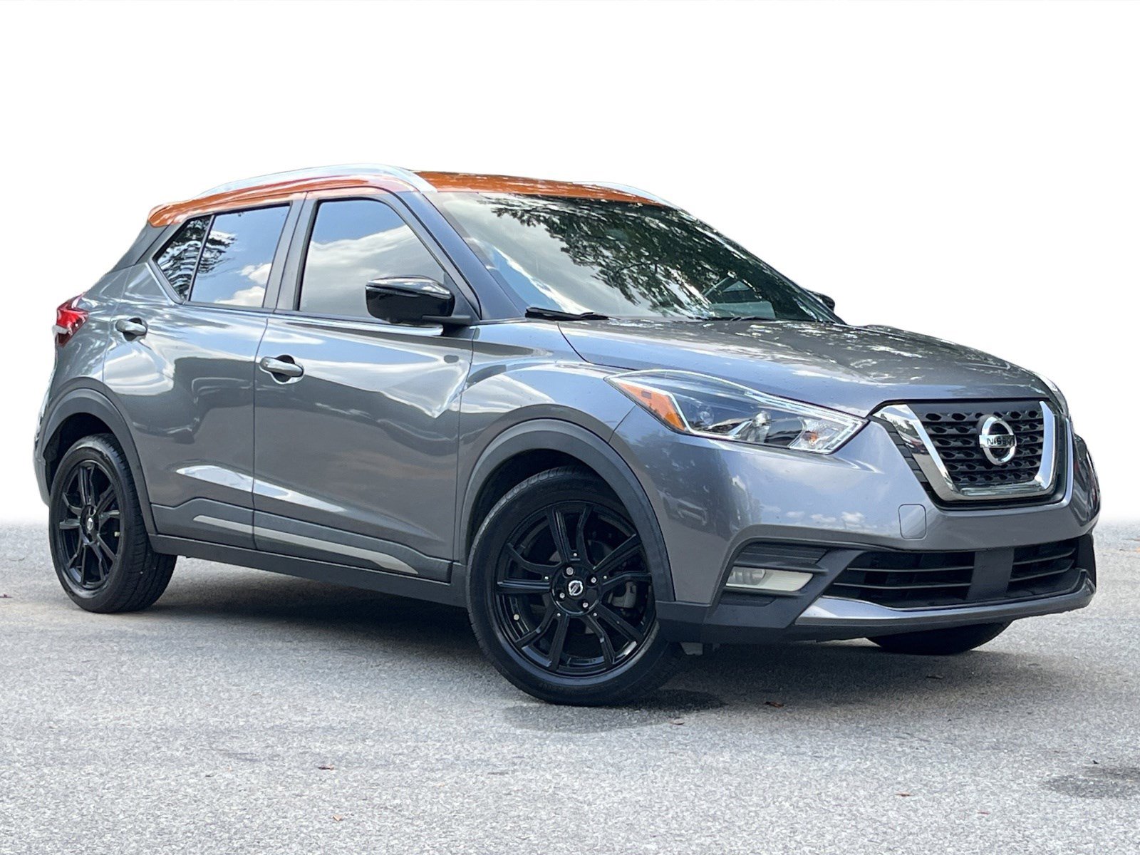 2020 Nissan Kicks SR photo 3