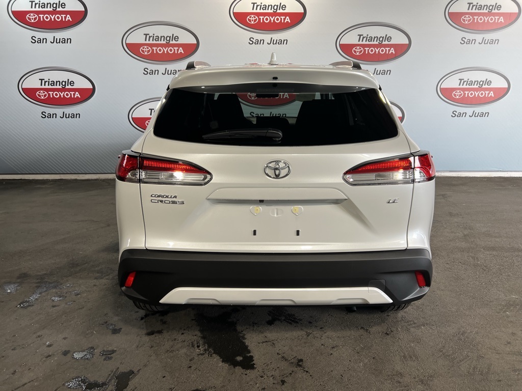 2025 Toyota Corolla Cross LE photo 4
