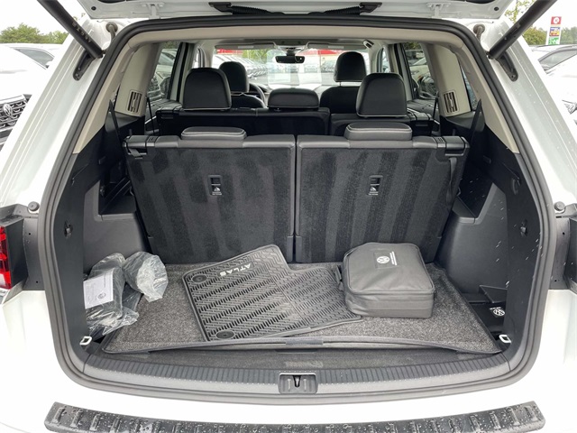 2024 Volkswagen Atlas SEL Premium R-Line photo 13