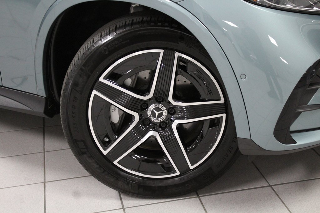 2025 Mercedes Benz GLC 300 4MATIC photo 3