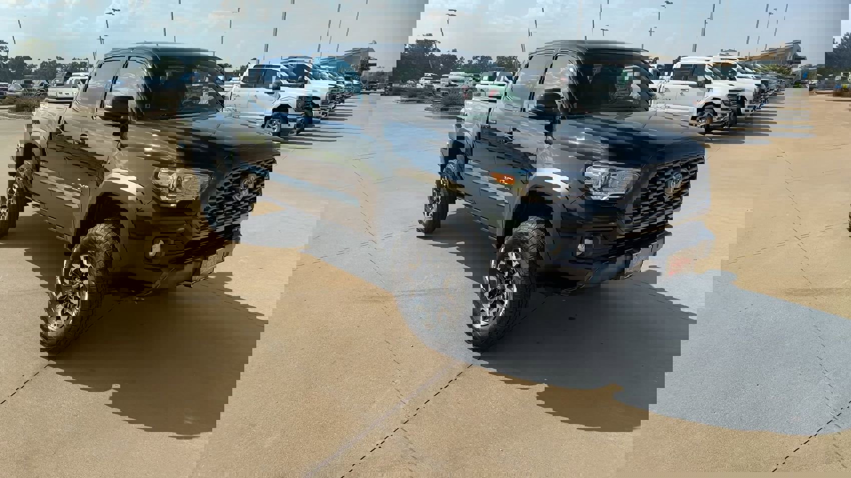 2023 Toyota Tacoma SR5 Double Cab V6 photo 3